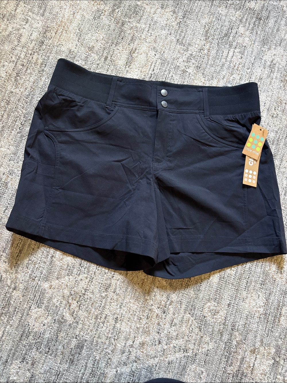 Title nine clambR Women's Black Active Stretch Shorts size 14 - NWT